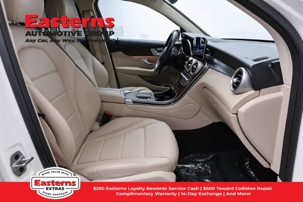 Used 2022 Mercedes-Benz GLC 300 w/ Premium Package Lite image 27