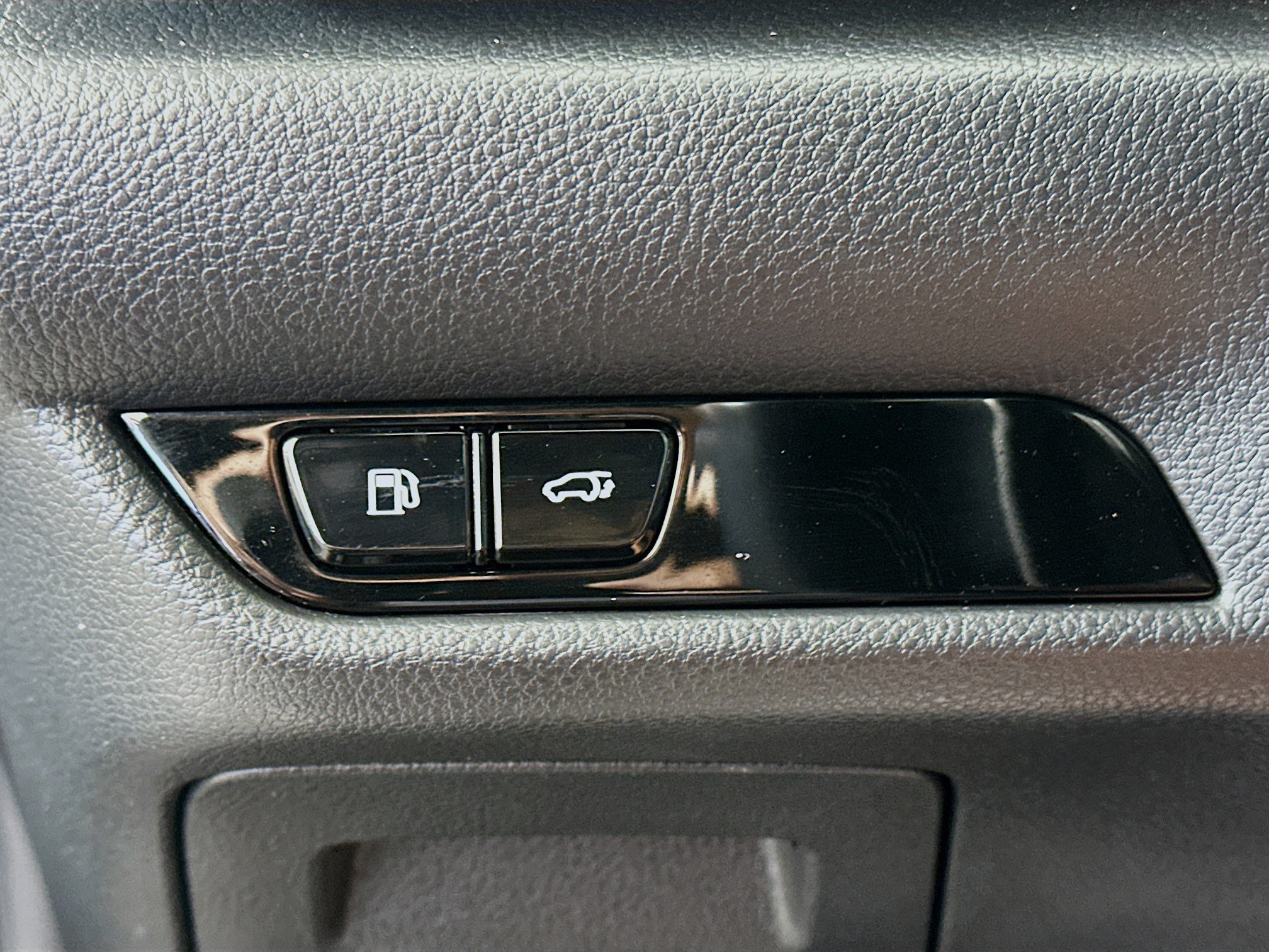 Used 2024 Lexus NX 450h+ AWD w/ Vision Package image 17