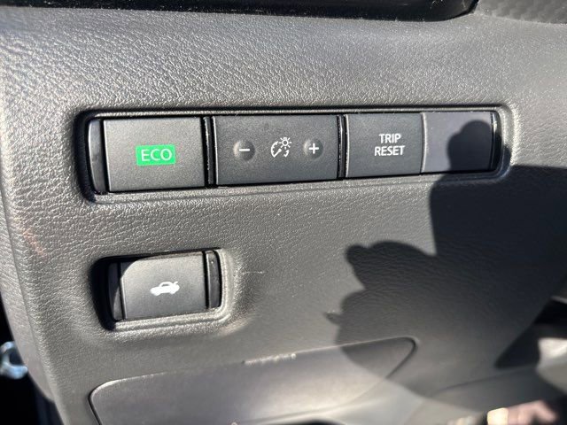 Used 2024 Nissan Sentra SV image 39