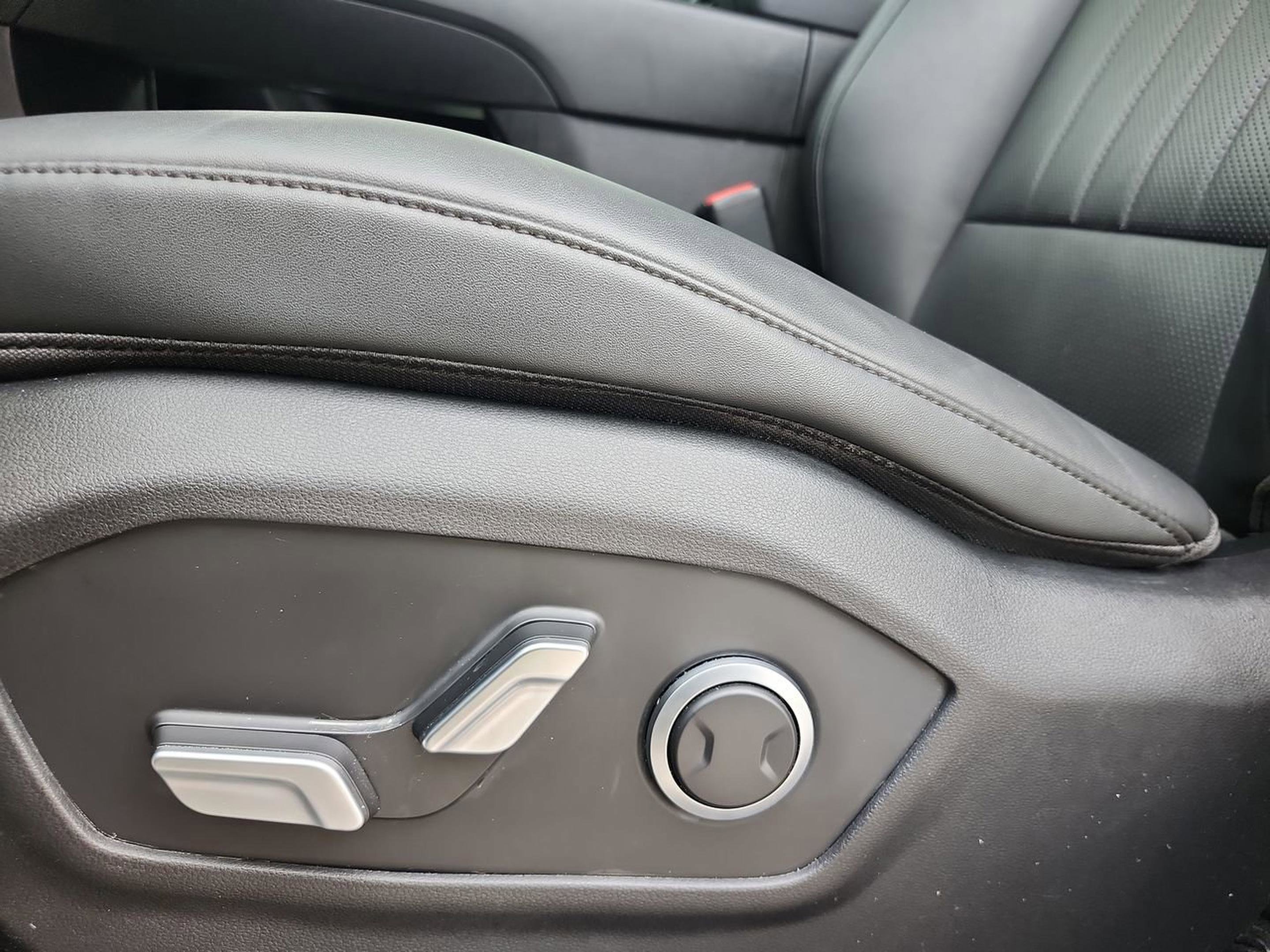 Used 2024 Hyundai Santa Fe XRT image 13