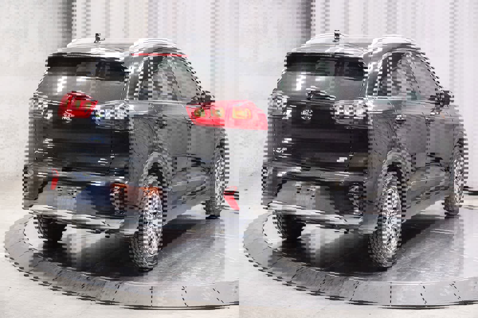 Used 2021 Kia Niro LX image 4