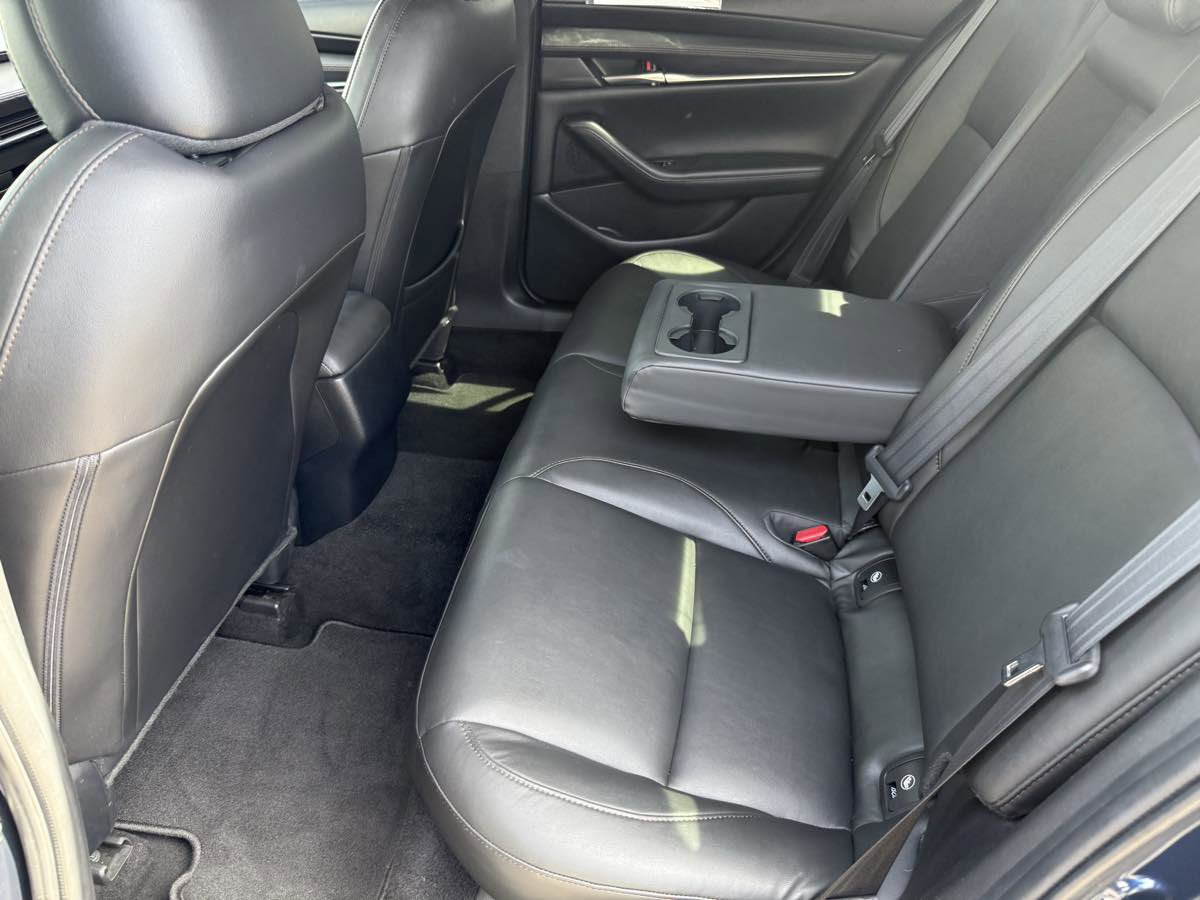Used 2019 MAZDA MAZDA3 Back Up Cam, Easy Financing, C image 18