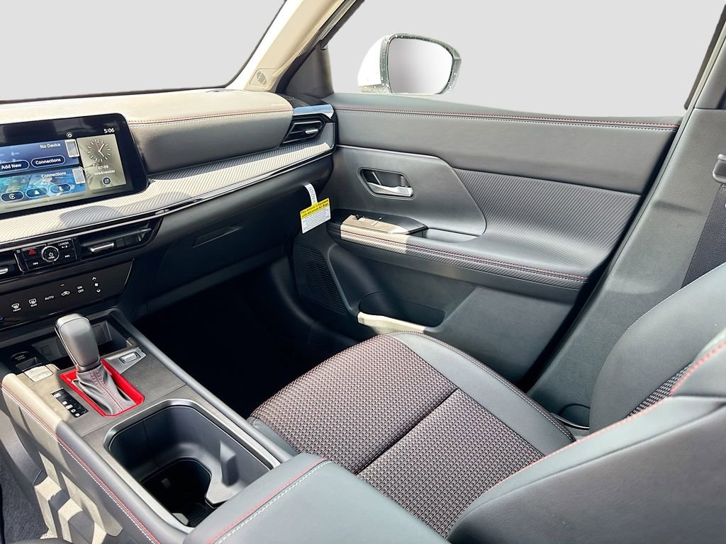 Used 2025 Nissan Kicks SR image 19