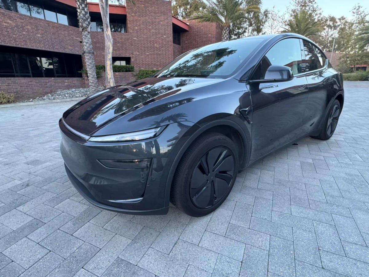 Used 2026 Tesla Model Y Long Range RWD image 8