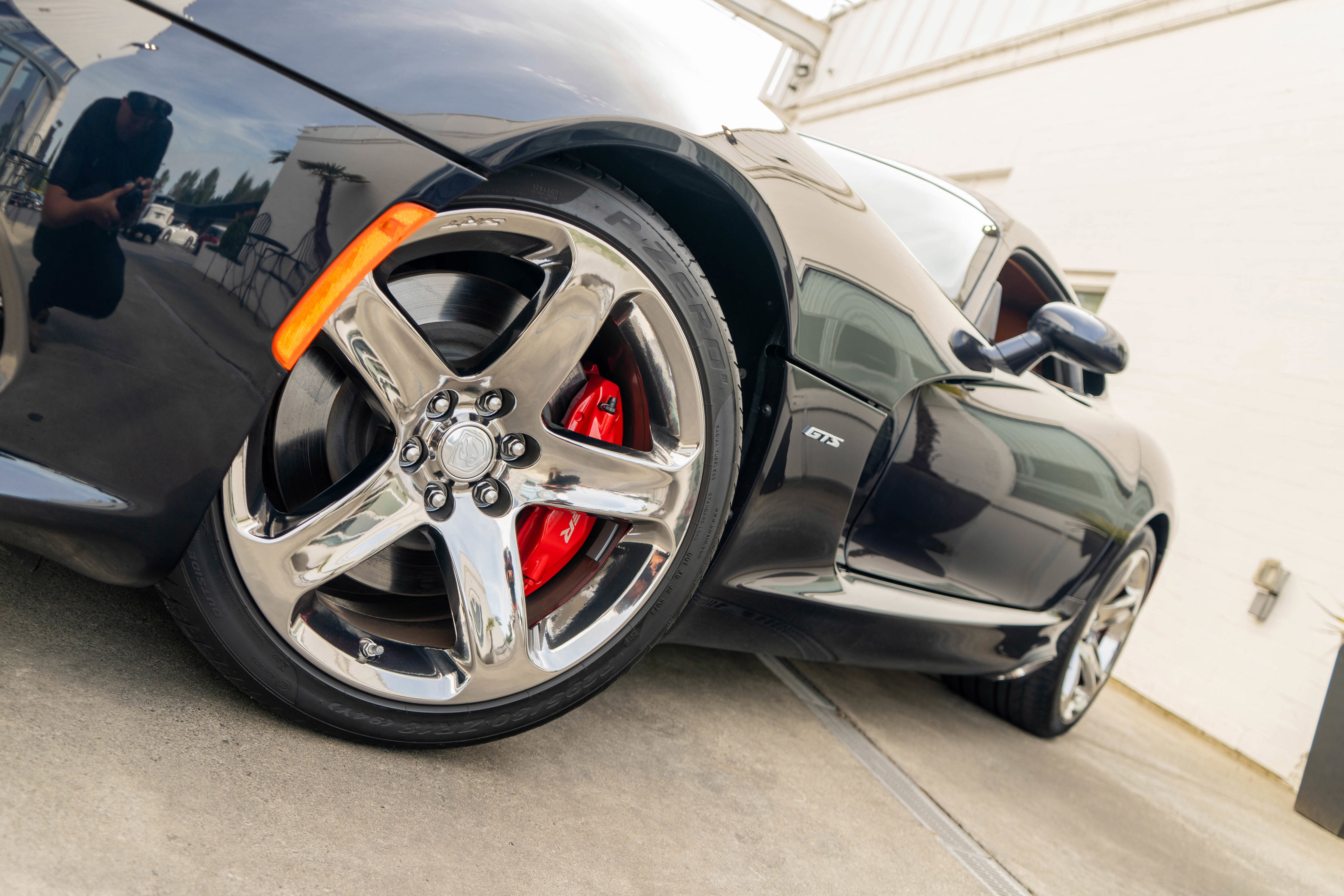 Used 2013 SRT Viper GTS w/ GTS Laguna Interior Pkg RWD image 4
