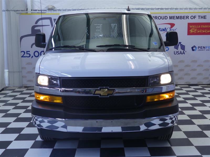 Used 2024 Chevrolet Express 2500 w/ Driver Convenience Package RWD image 2