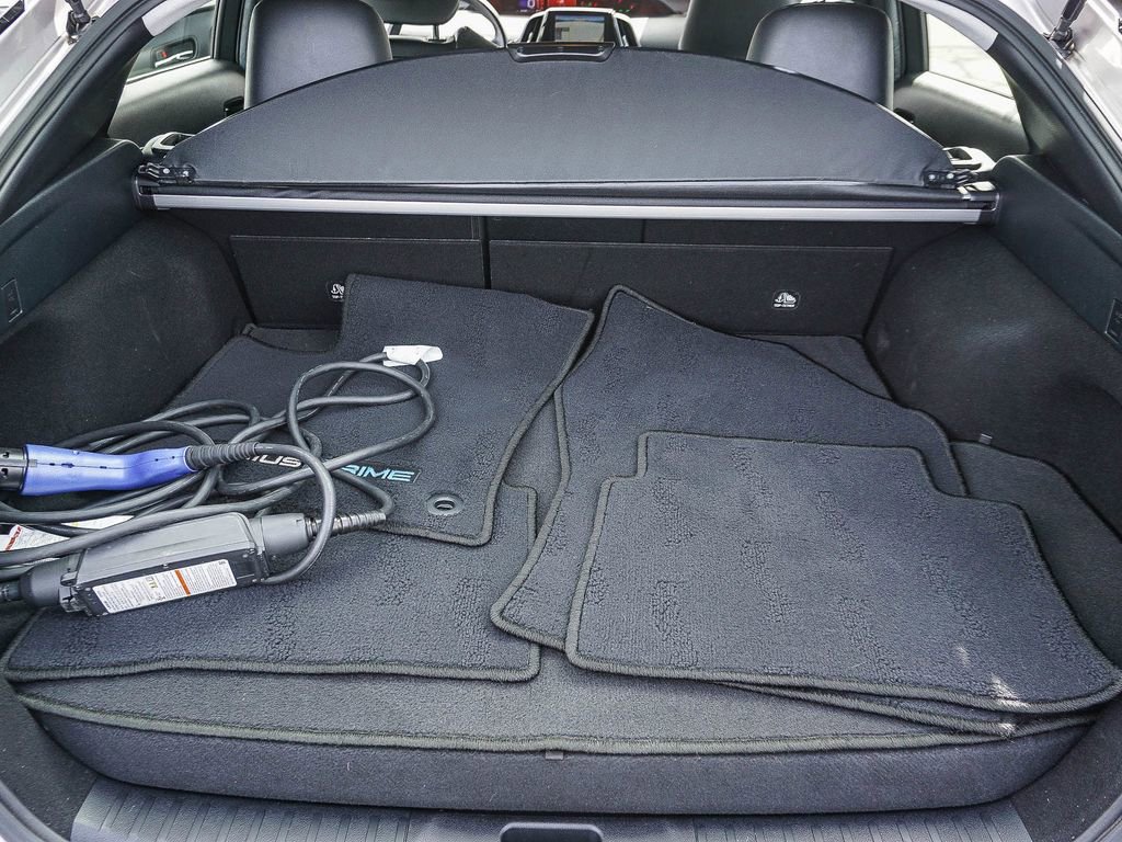 Used 2017 Toyota Prius Prime Advanced w/ Preferred Accessory Package FWD image 24
