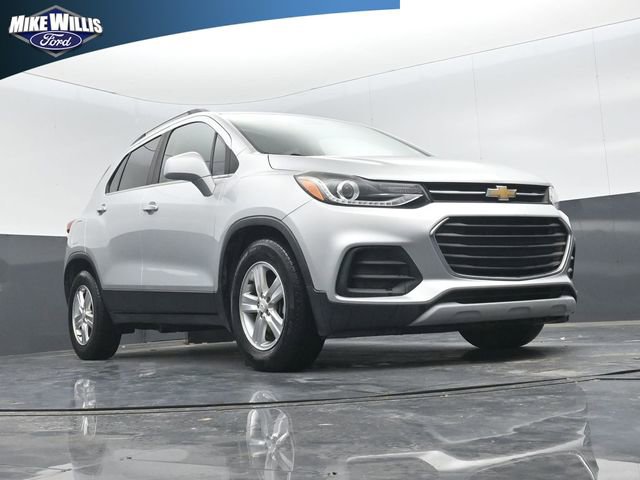 Used 2018 Chevrolet Trax LT w/ LT Convenience Package FWD image 17