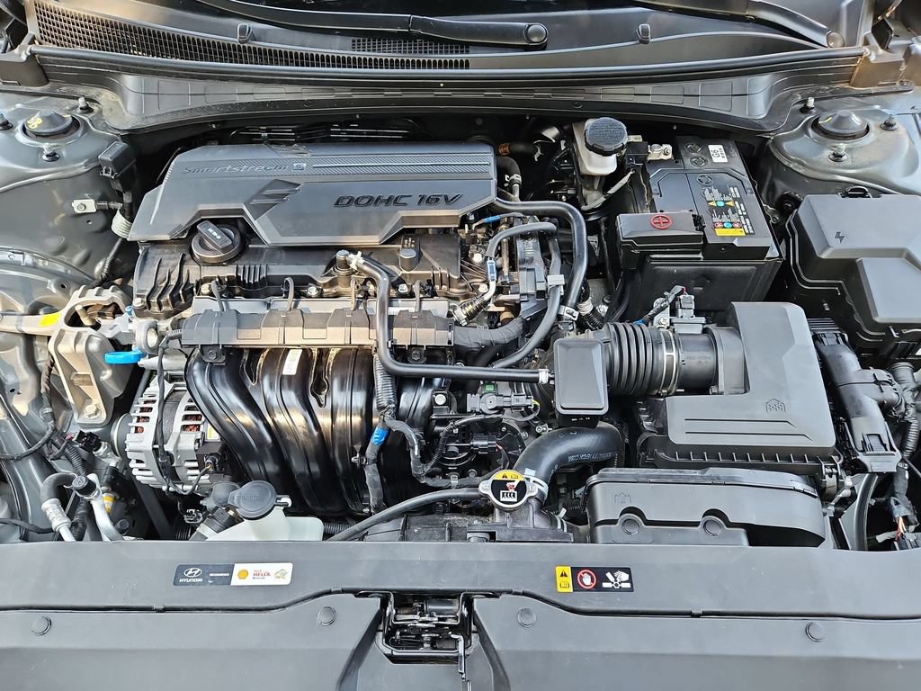 Used 2025 Hyundai Elantra SEL FWD image 35