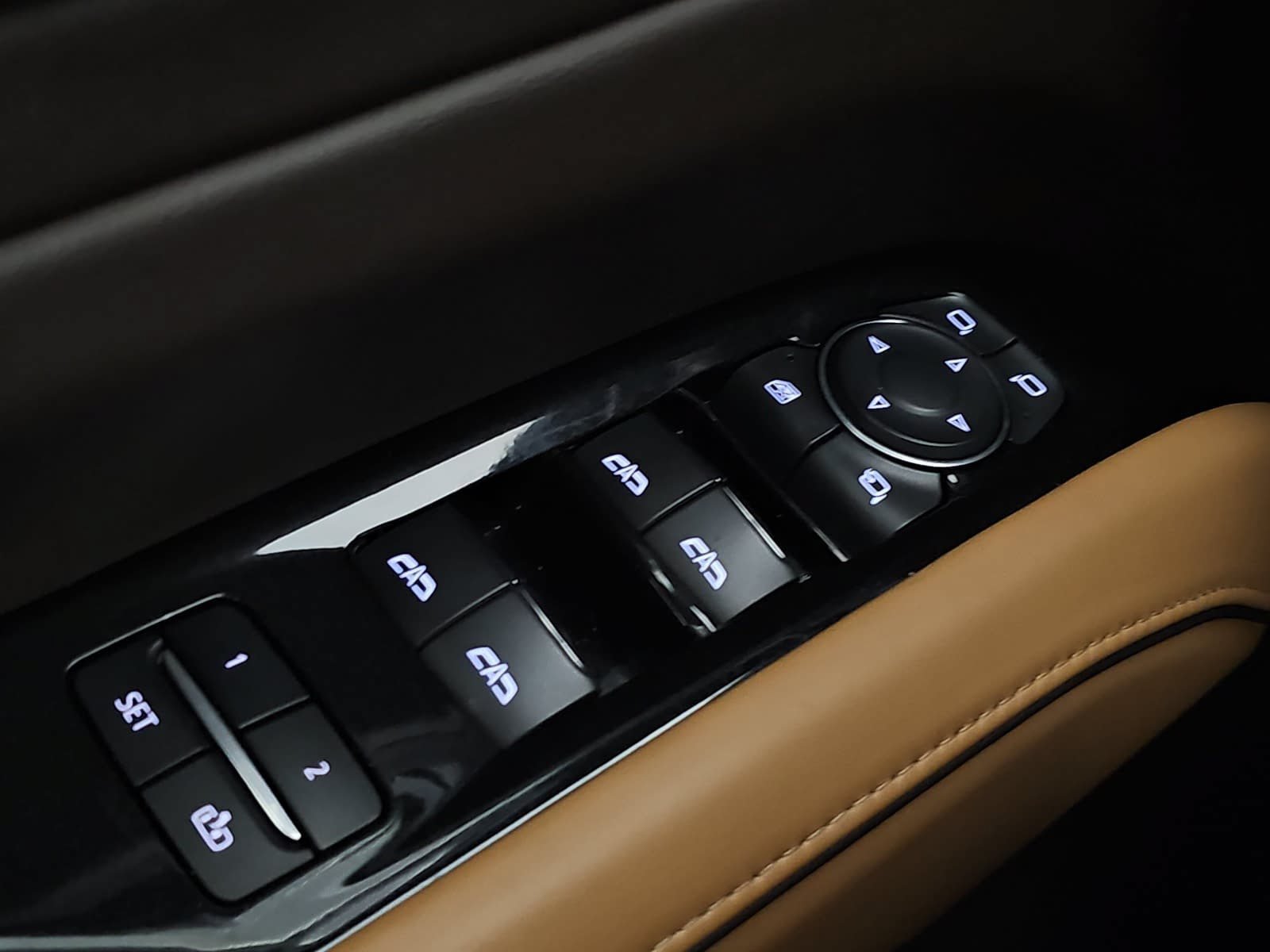 Used 2021 Cadillac Escalade ESV Premium Luxury AWD/4WD image 26