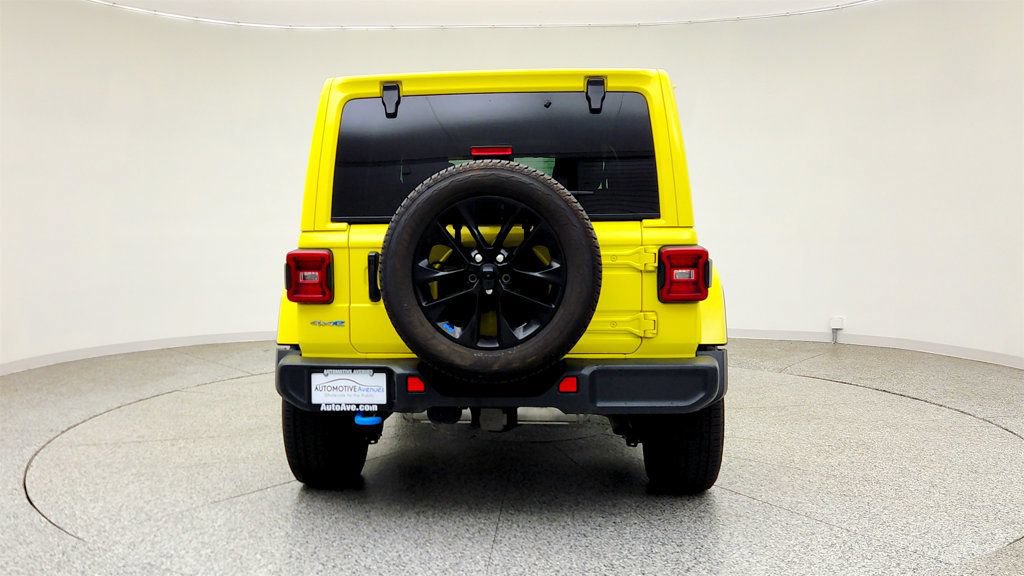 Used 2023 Jeep Wrangler Unlimited Sahara w/ Cold Weather Group AWD/4WD image 6