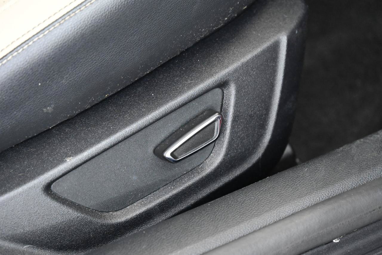 Used 2016 Ford Mustang Premium w/ Pony Package RWD image 19