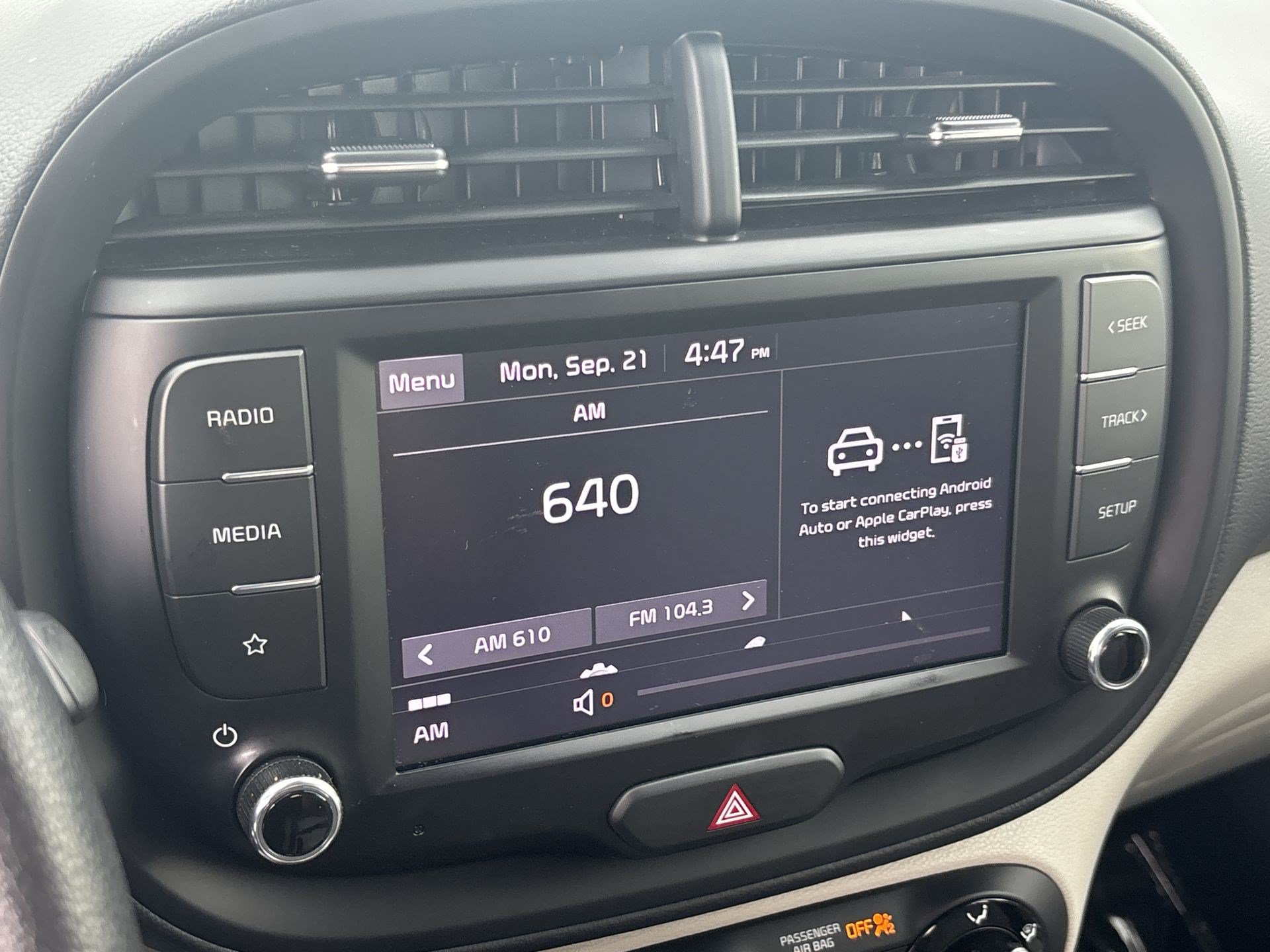 Used 2024 Kia Soul LX FWD image 12