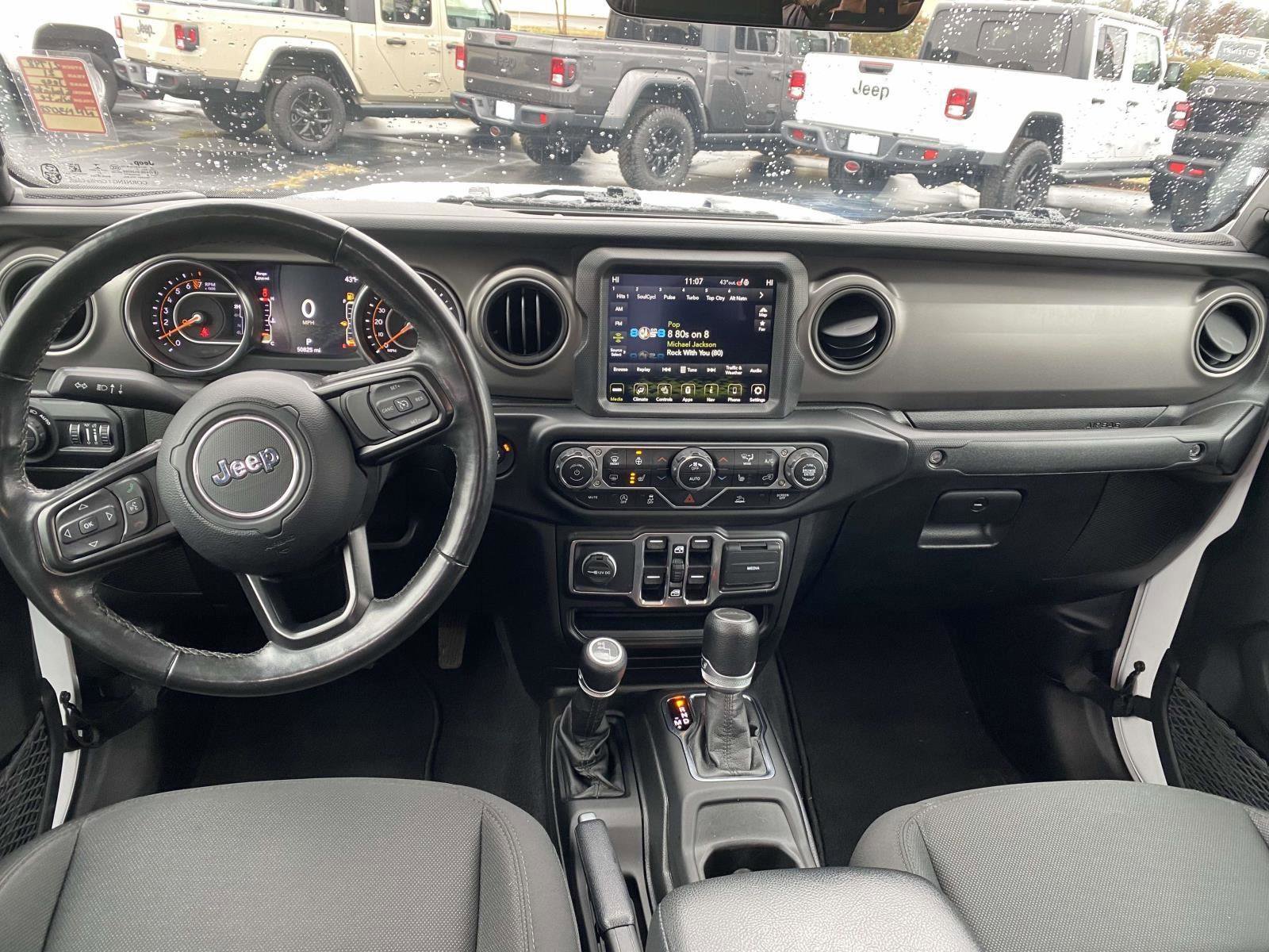 Certified 2021 Jeep Gladiator Willys image 20