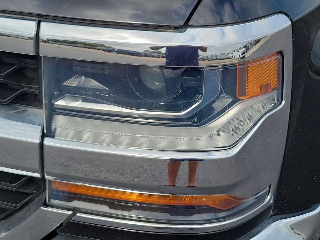 Used 2018 Chevrolet Silverado 1500 LT w/ Texas Edition RWD image 10