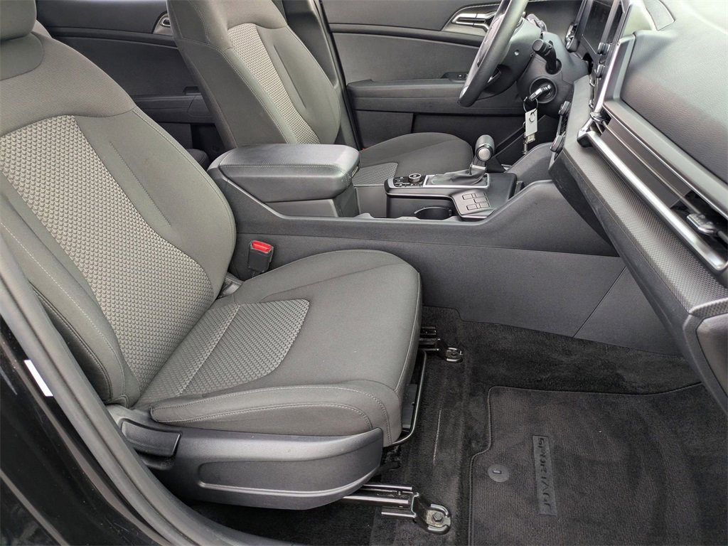 Used 2024 Kia Sportage LX image 30