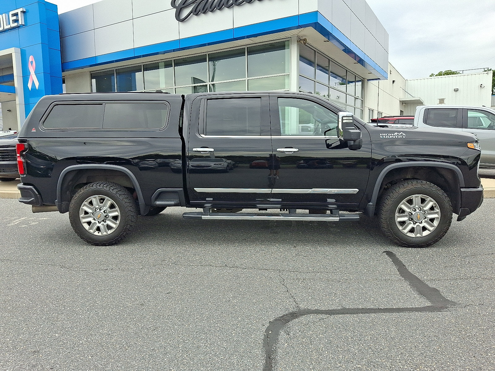 Certified 2025 Chevrolet Silverado 2500 High Country w/ High Country Premium Package AWD/4WD image 7