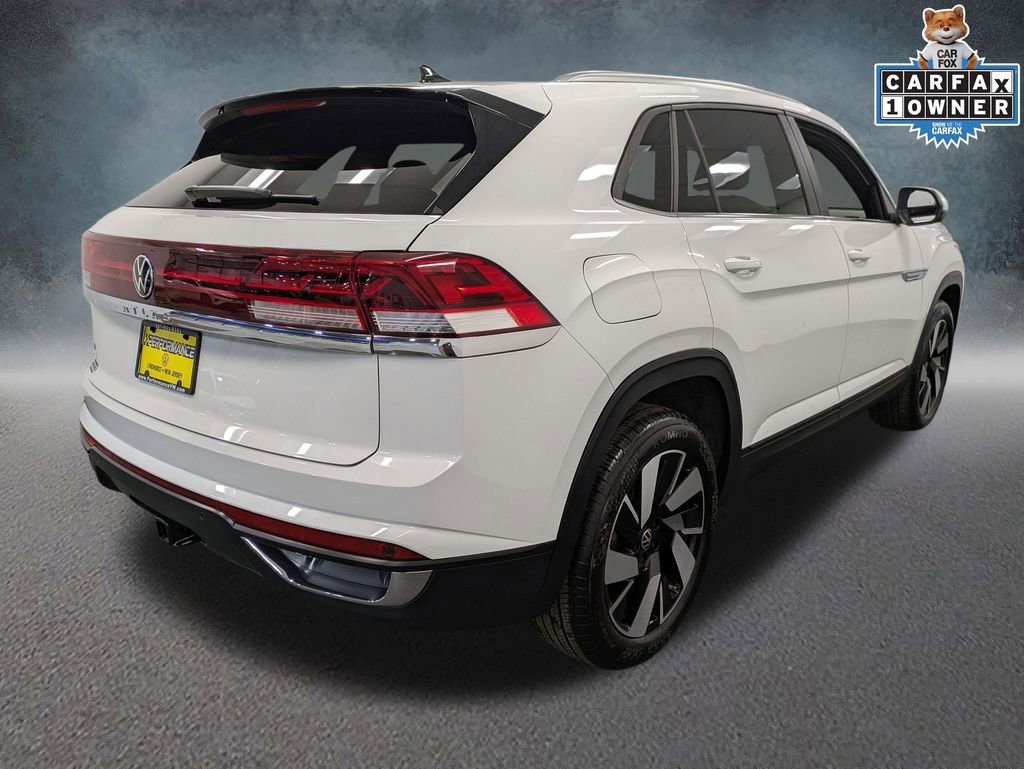 Used 2025 Volkswagen Atlas Cross Sport SE w/ Panoramic Sunroof Package FWD image 4