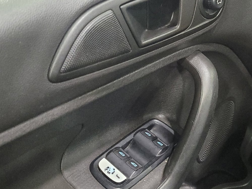 Used 2019 Ford Fiesta SE image 27