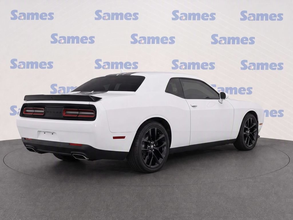 Used 2022 Dodge Challenger SXT w/ Plus Package RWD image 3