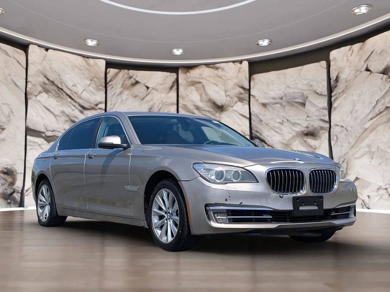 Used 2013 BMW 740Li xDrive AWD/4WD image 18
