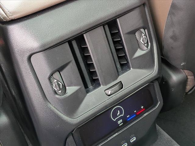 Used 2025 BMW X3 xDrive30i w/ Premium Package AWD/4WD image 16