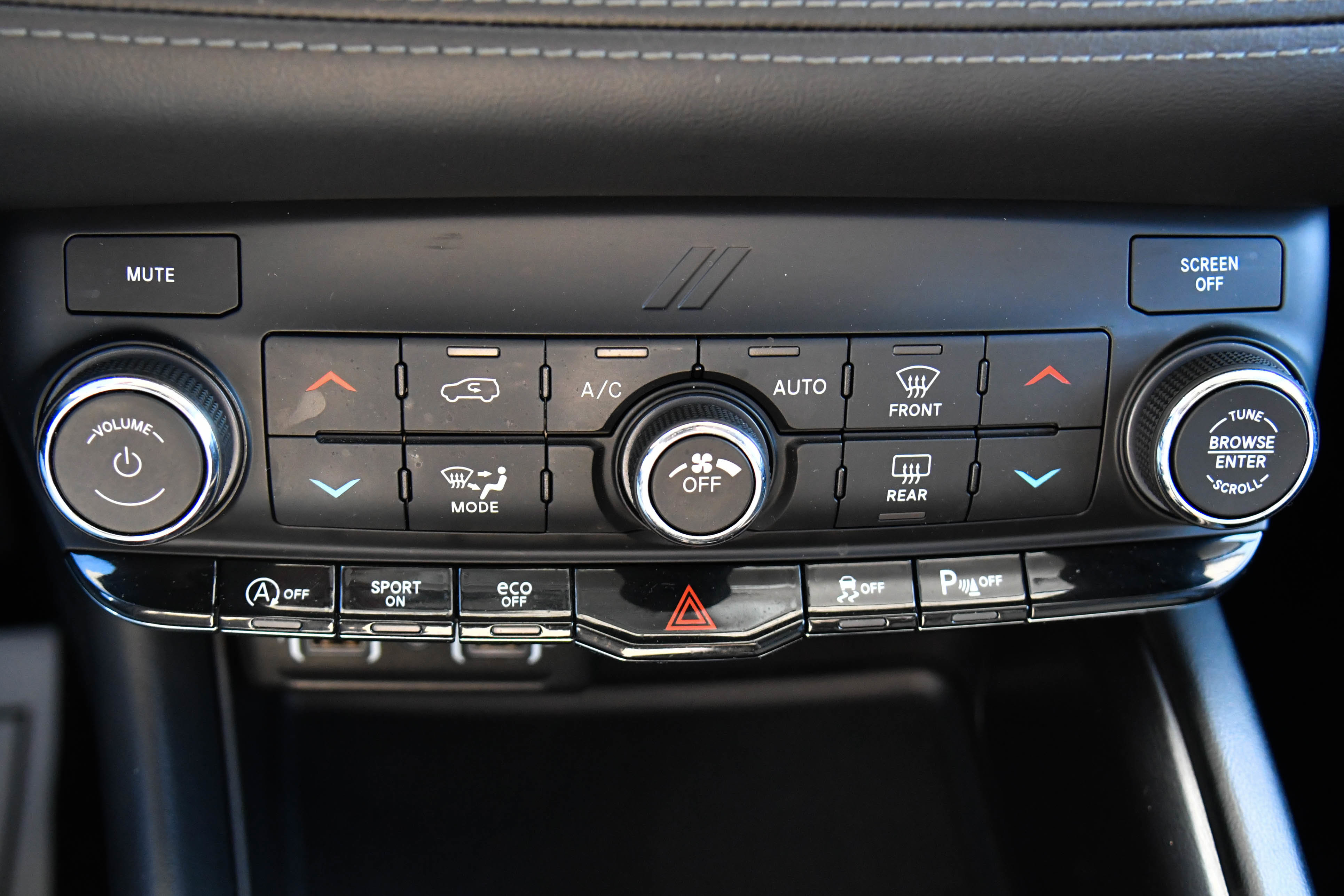 Used 2022 Dodge Durango SXT image 24