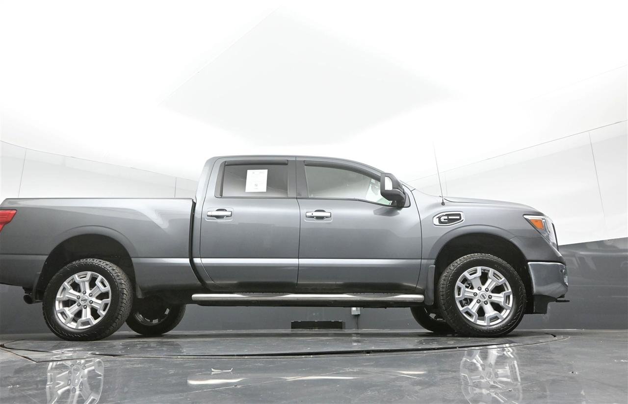 Used 2016 Nissan Titan SV RWD image 32