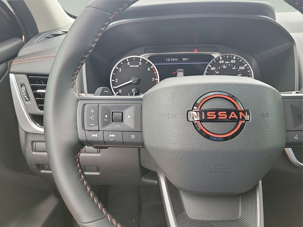 Used 2025 Nissan Rogue SV AWD/4WD image 18
