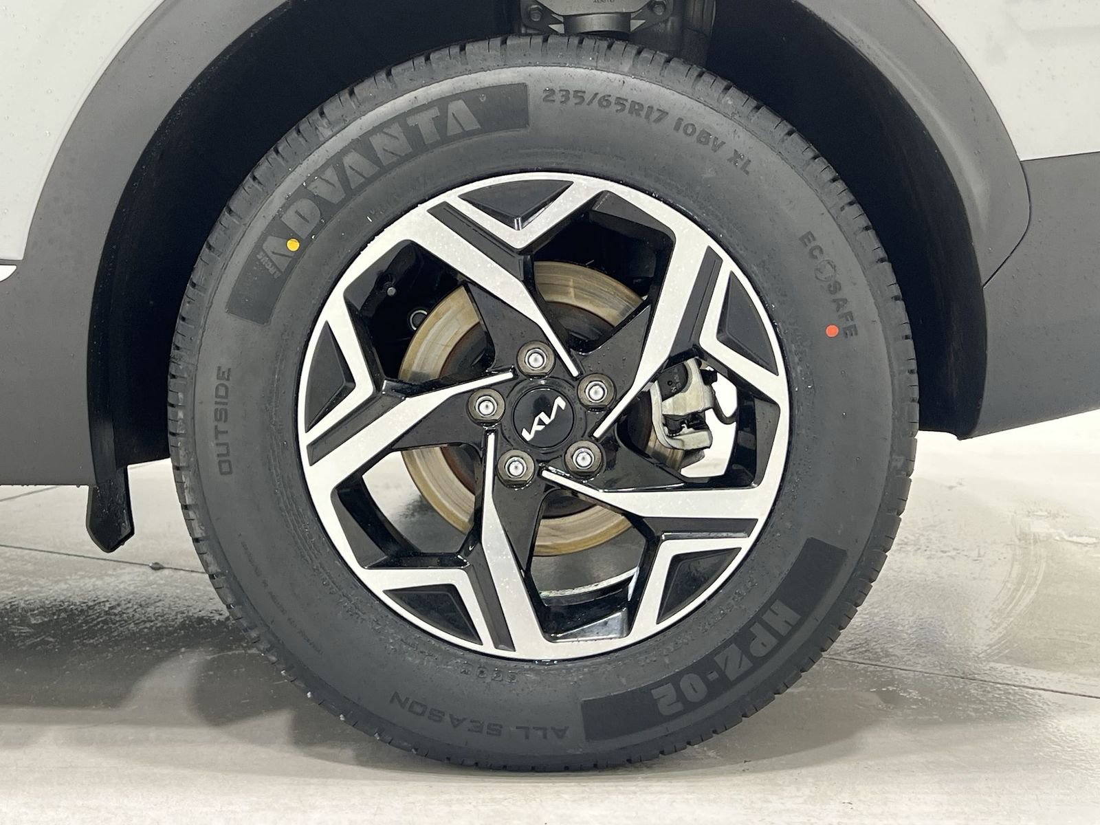 Used 2024 Kia Sportage LX image 10