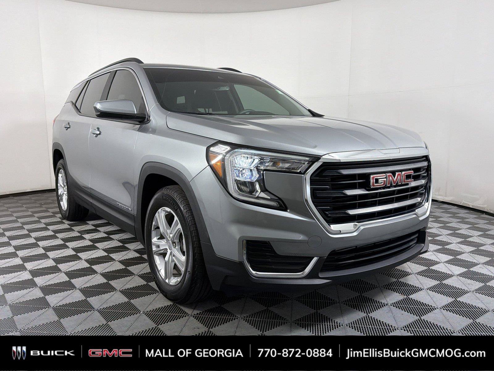 Used 2024 GMC Terrain SLE w/ Driver Convenience Package