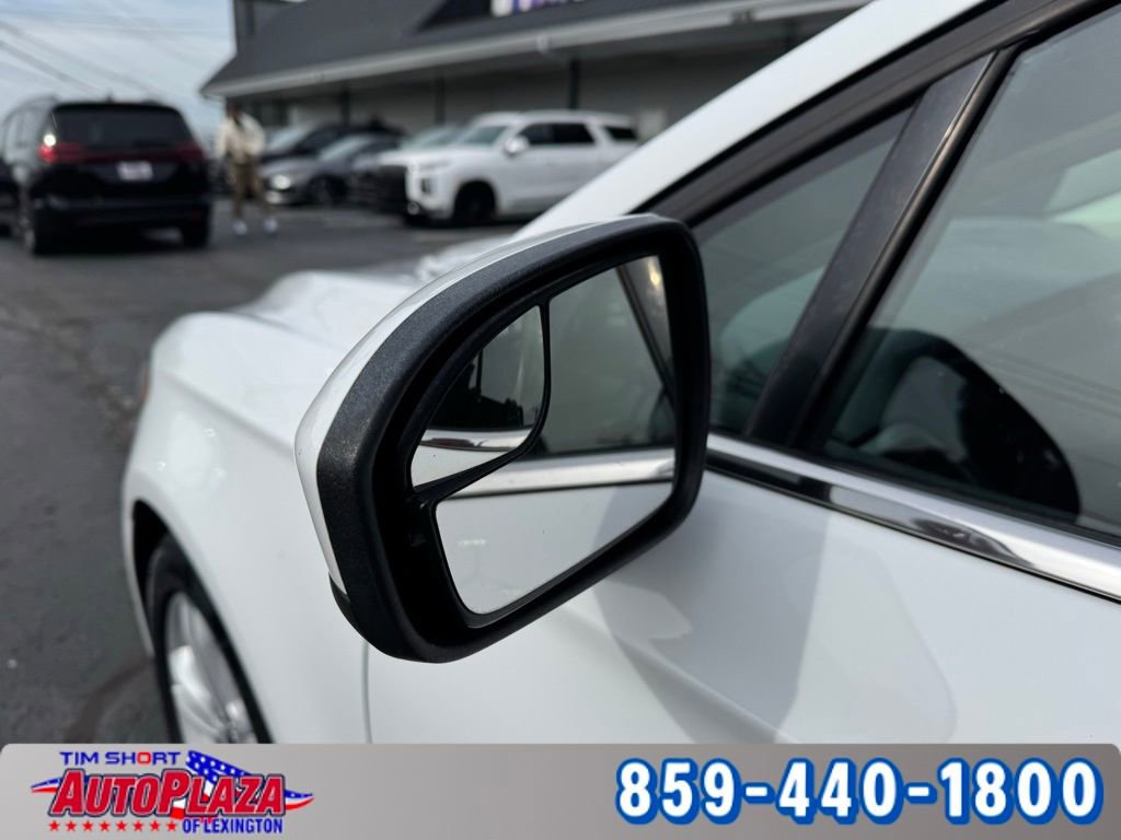 Used 2018 Ford Fusion SE w/ Fusion SE Technology Package image 10