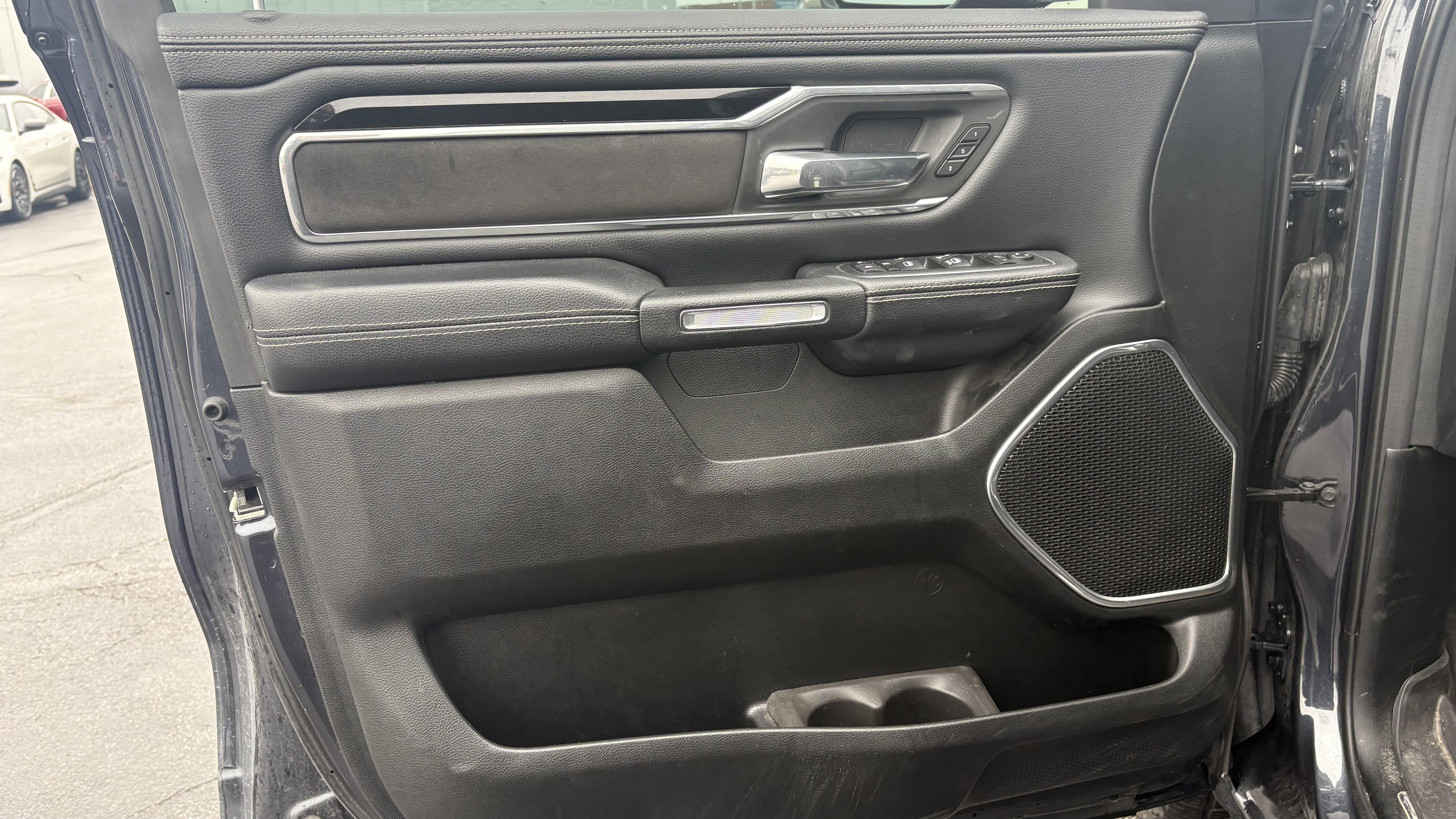 Used 2021 RAM 1500 Laramie w/ Sport Appearance Package image 16