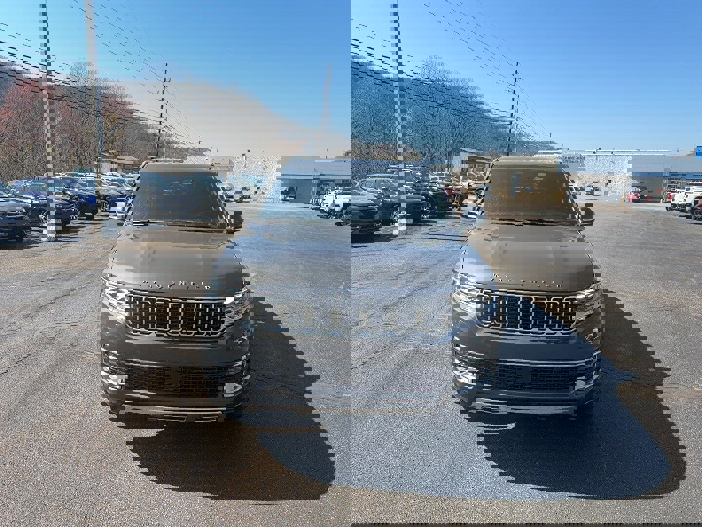 Used 2022 Jeep Wagoneer Series III w/ Flexible Seating Group image 2