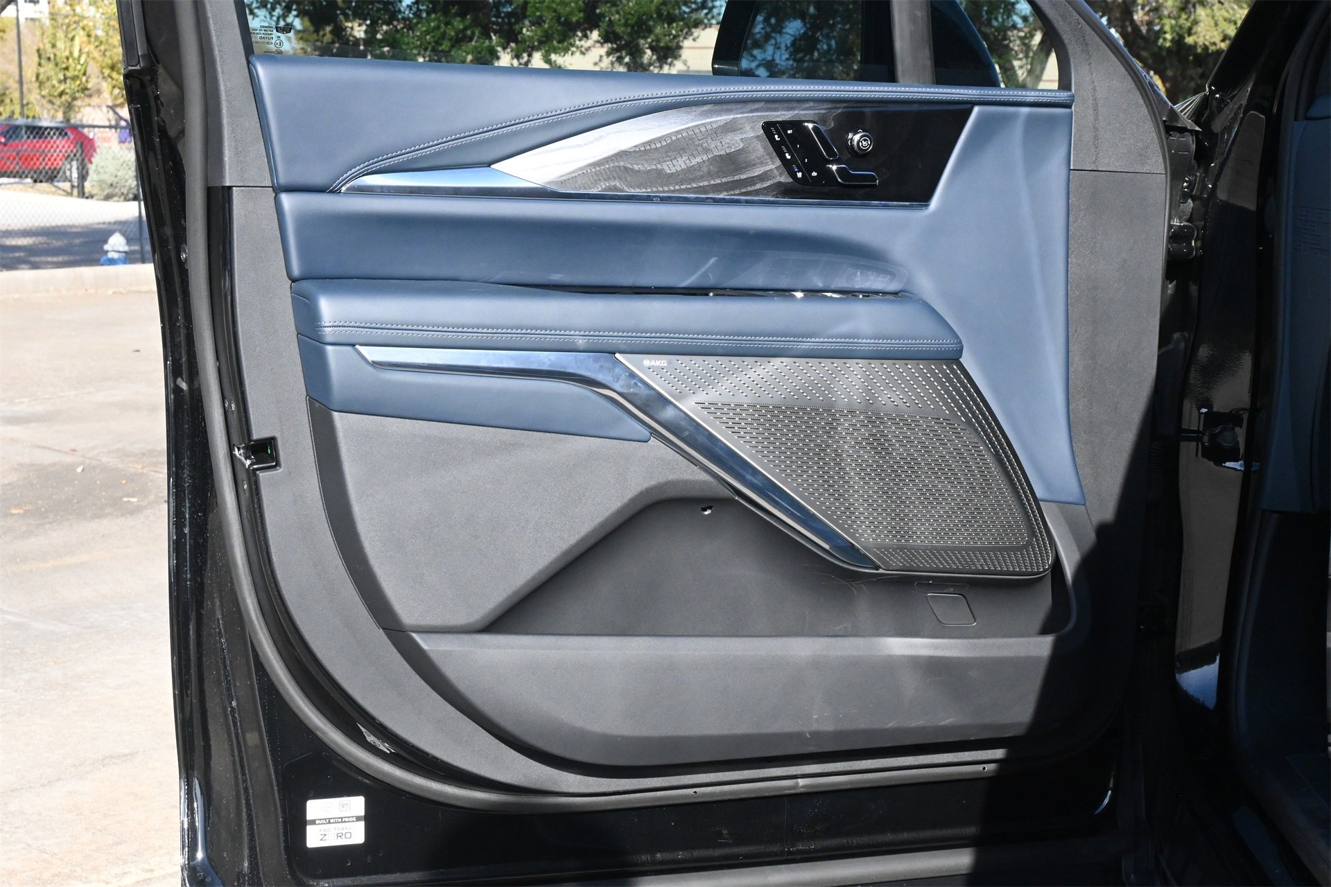 New 2025 Cadillac Escalade IQ Luxury 2 image 19