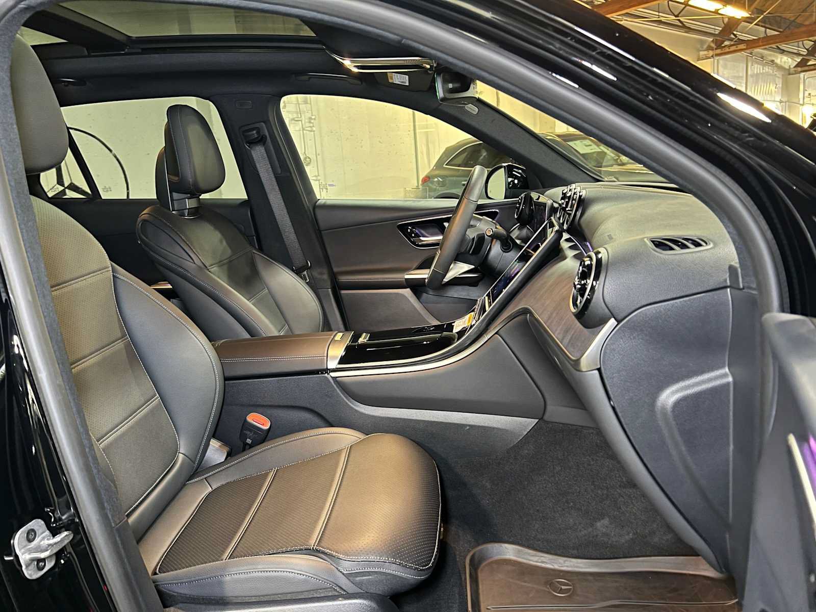 Used 2026 Mercedes-Benz GLC 300 4MATIC image 12