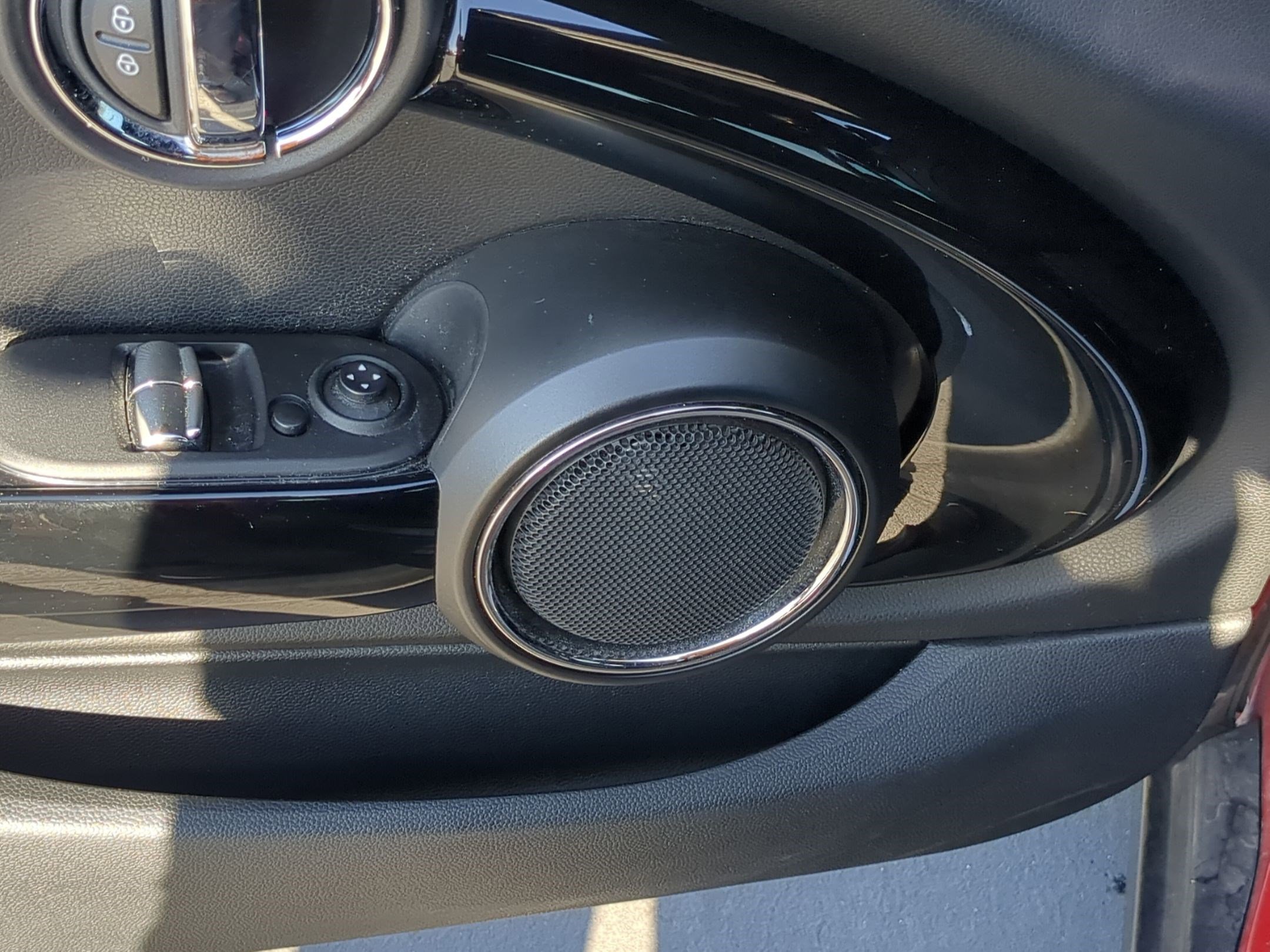 Used 2015 MINI Cooper 2-Door Hardtop image 15