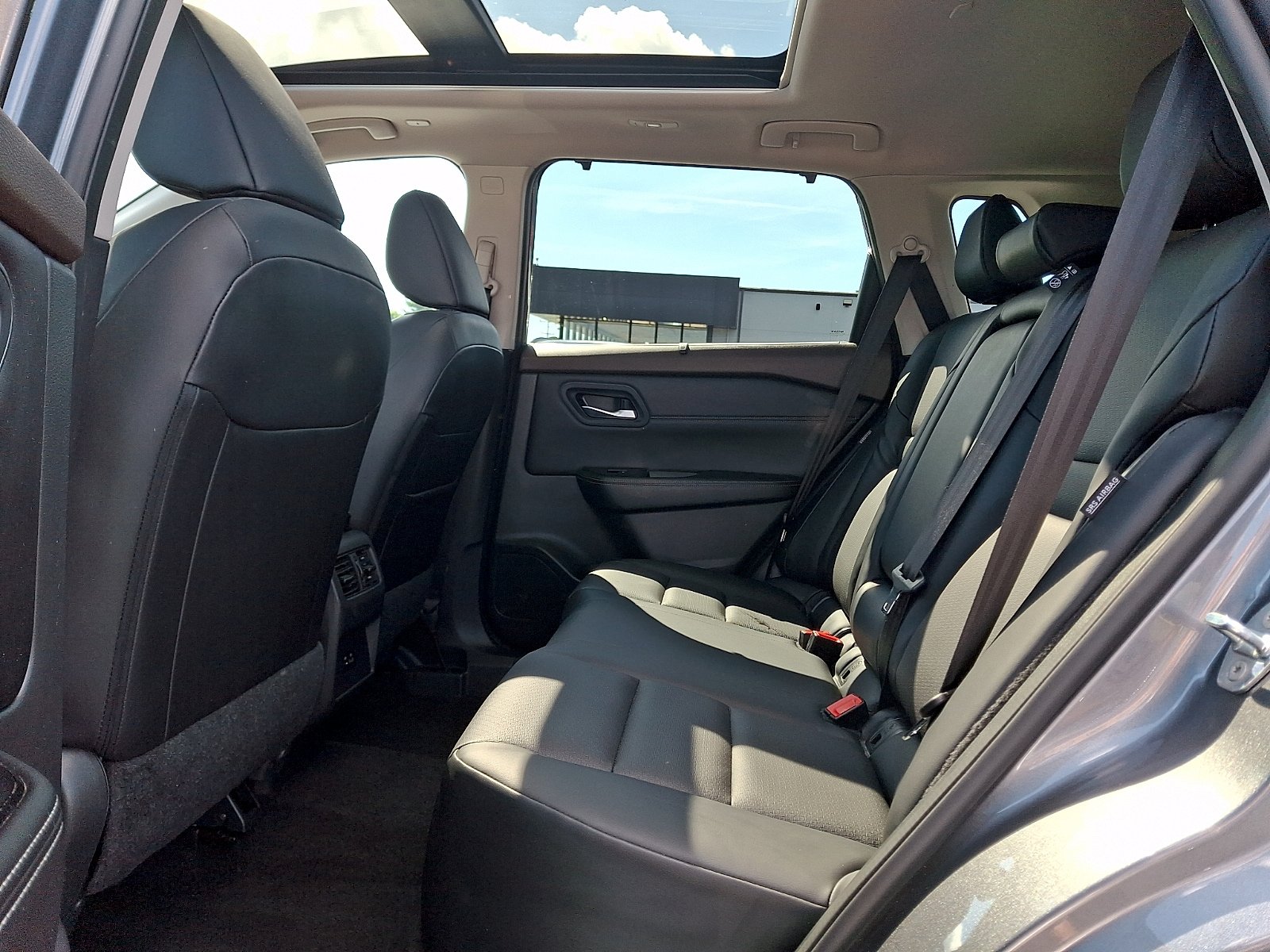 Used 2023 Nissan Rogue SV w/ SV Premium Package AWD/4WD image 11