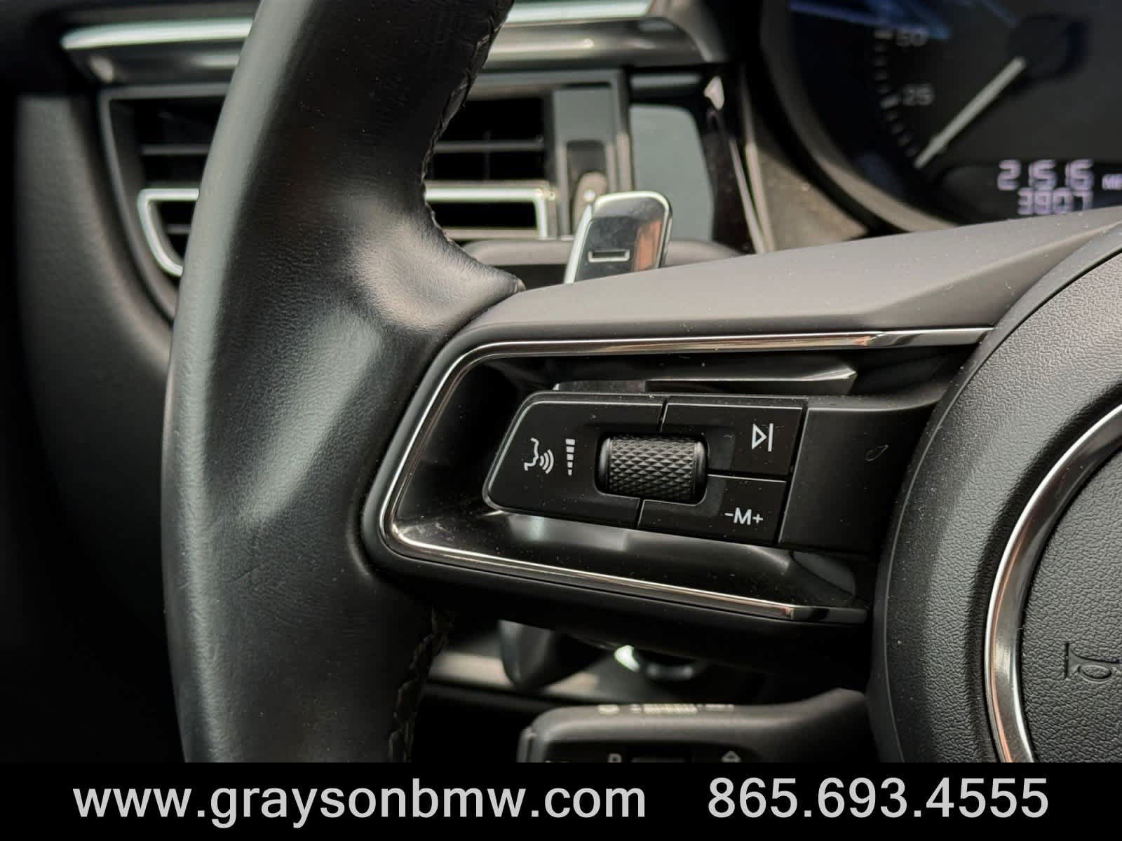 Used 2024 Porsche Macan AWD/4WD image 22