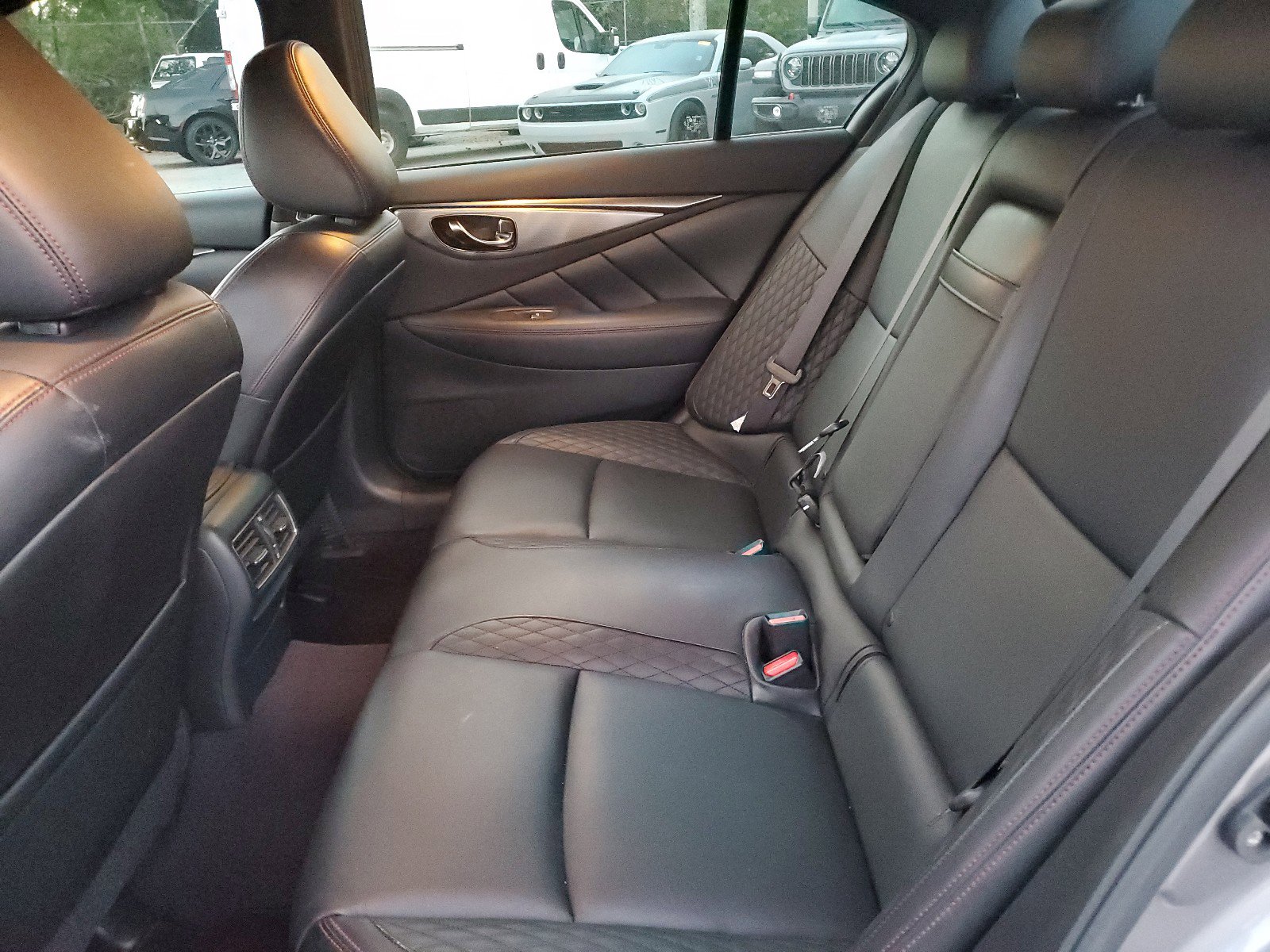 Used 2018 INFINITI Q50 Red Sport 400 w/ Sensory Package (Sport) image 9