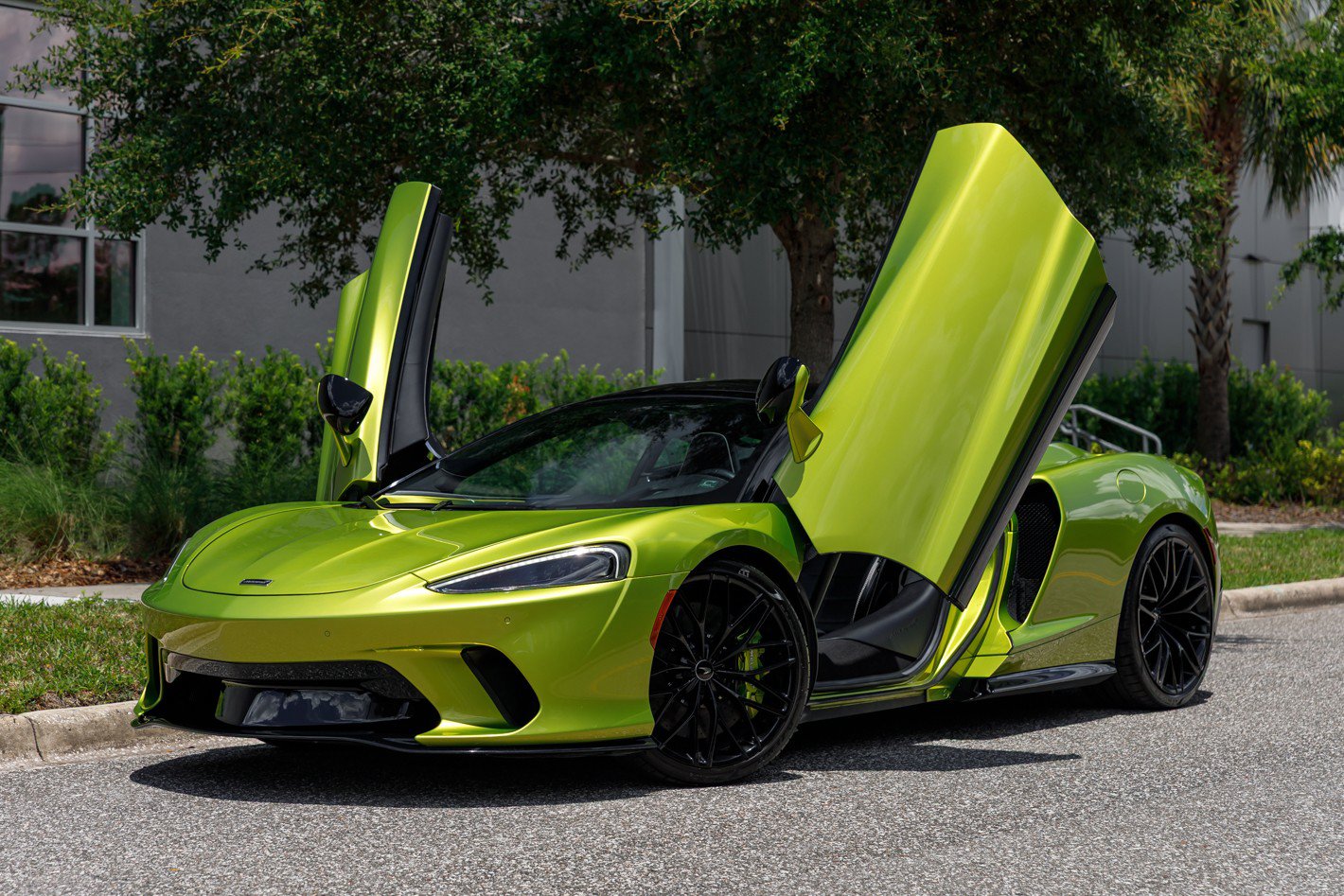 Used 2023 McLaren GT RWD image 34