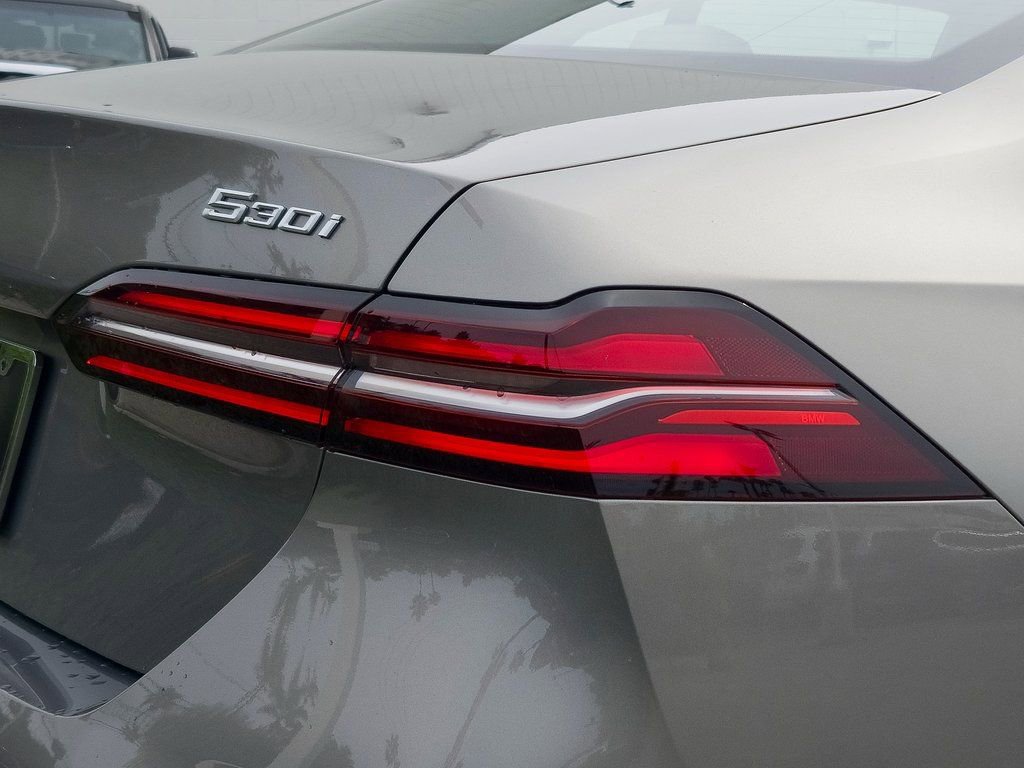 Certified 2025 BMW 530i image 5