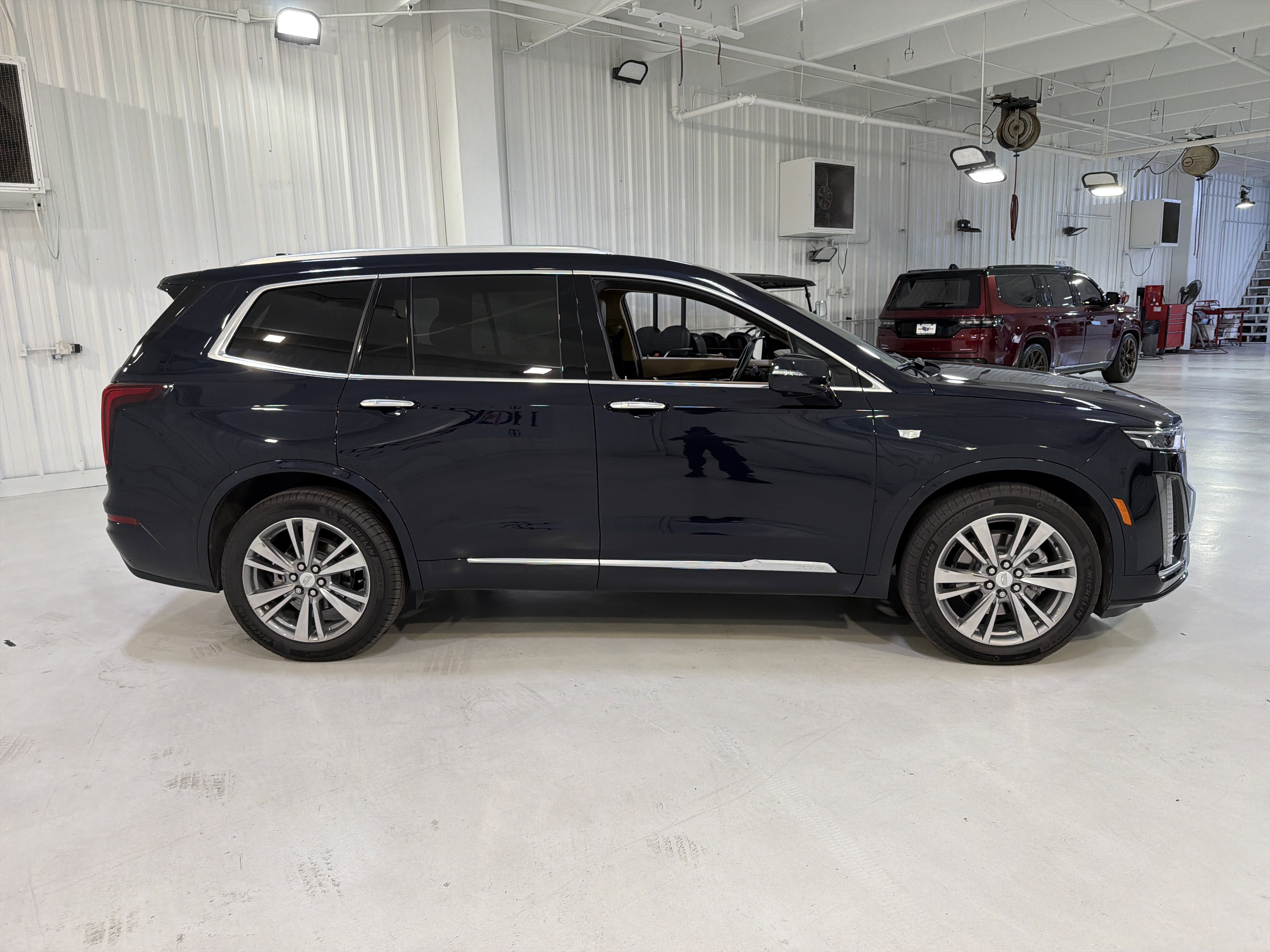 Used 2022 Cadillac XT6 Premium Luxury w/ Platinum Package image 6