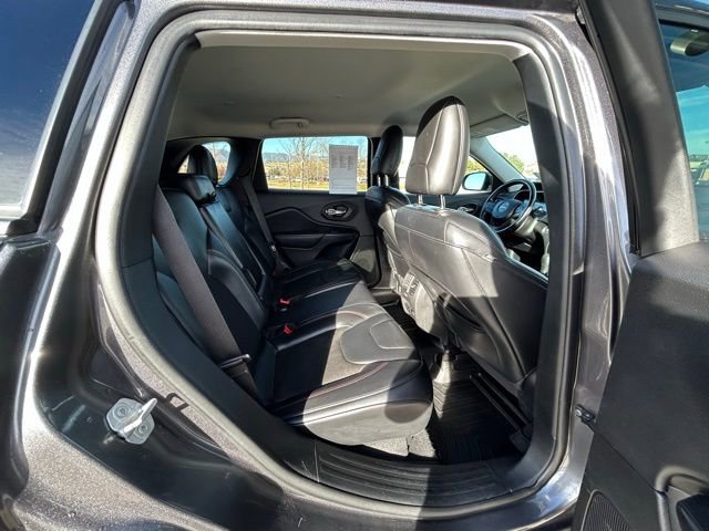 Used 2020 Jeep Cherokee Trailhawk w/ Cold Weather Group image 28