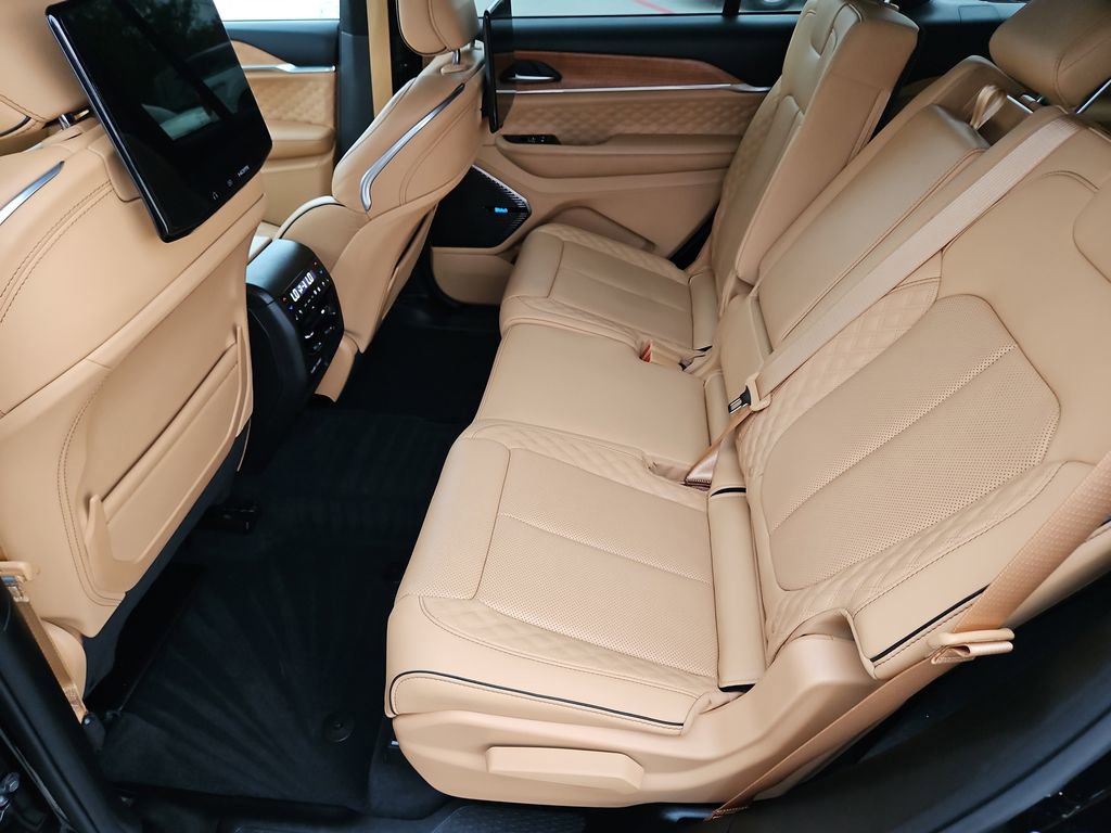 Used 2024 Jeep Grand Cherokee L Summit image 18