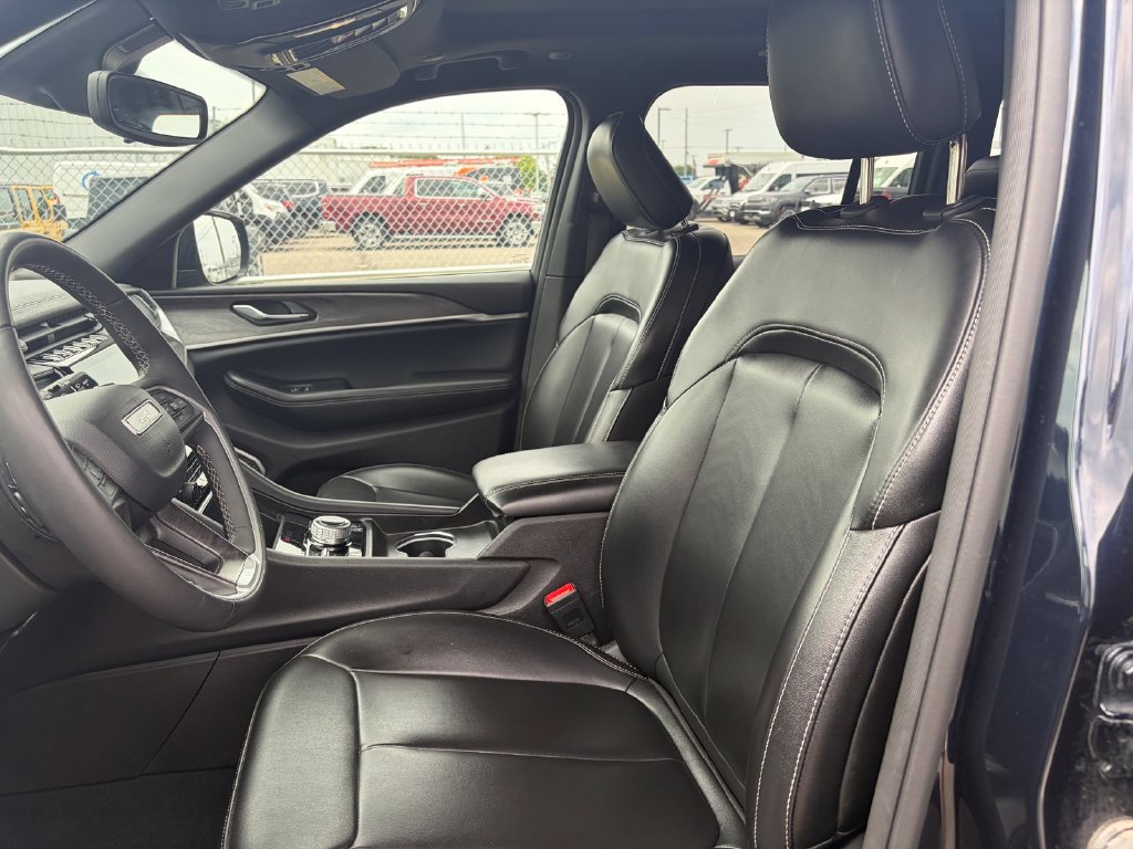 Used 2024 Jeep Grand Cherokee Limited 4xe AWD/4WD image 10