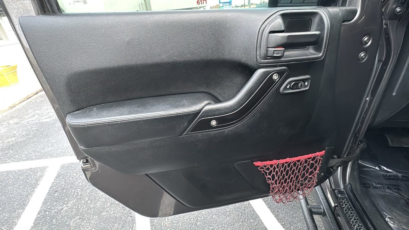 Used 2018 Jeep Wrangler Unlimited Rubicon image 11