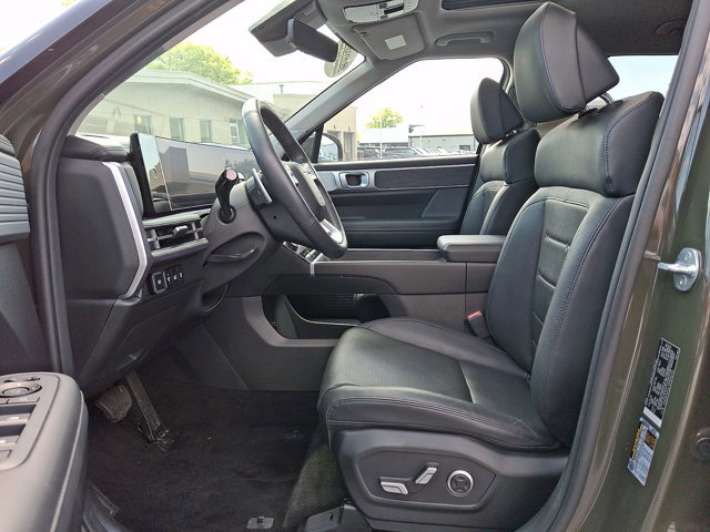 Used 2025 Hyundai Santa Fe Limited AWD/4WD image 13