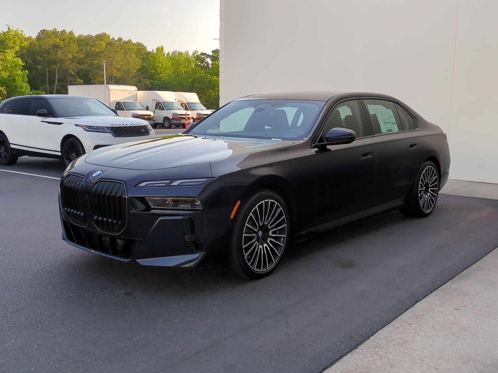 New 2025 BMW 760i xDrive w/ Luxury Rear Seating Package image 5