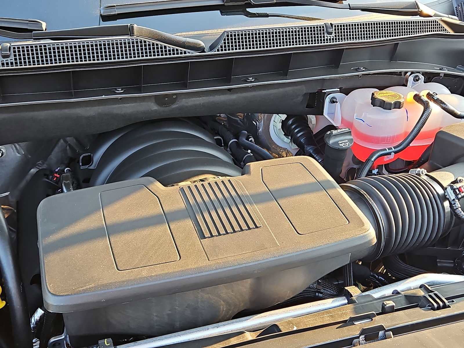 New 2025 Chevrolet Suburban Premier AWD/4WD image 9